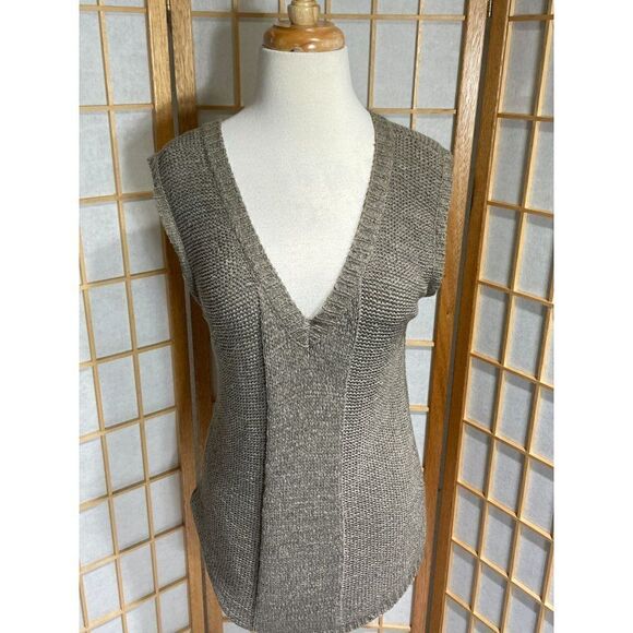Cyrus Med Sleeveless Sweater â - Picture 6 of 13
